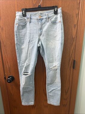 Universal Thread Light Blue Distressed Skinny Jeans
